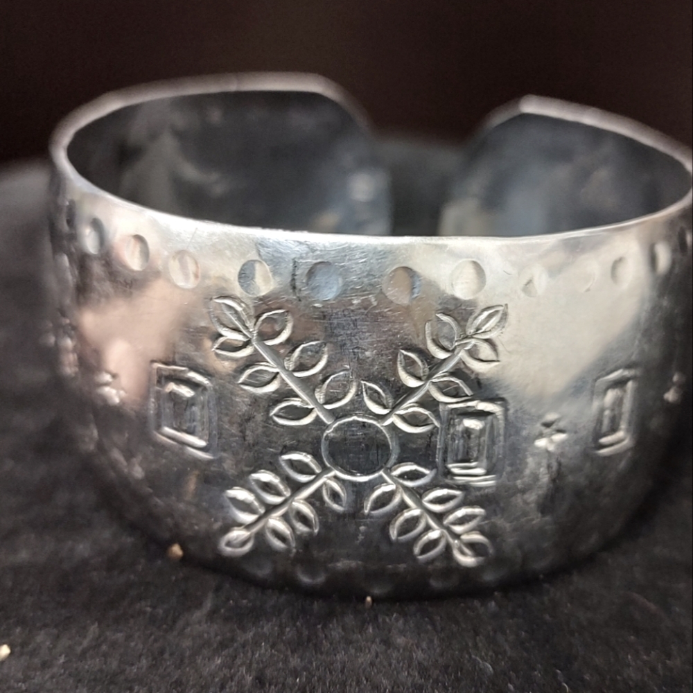 Vintage silver Cuff bracelet marked Colombian